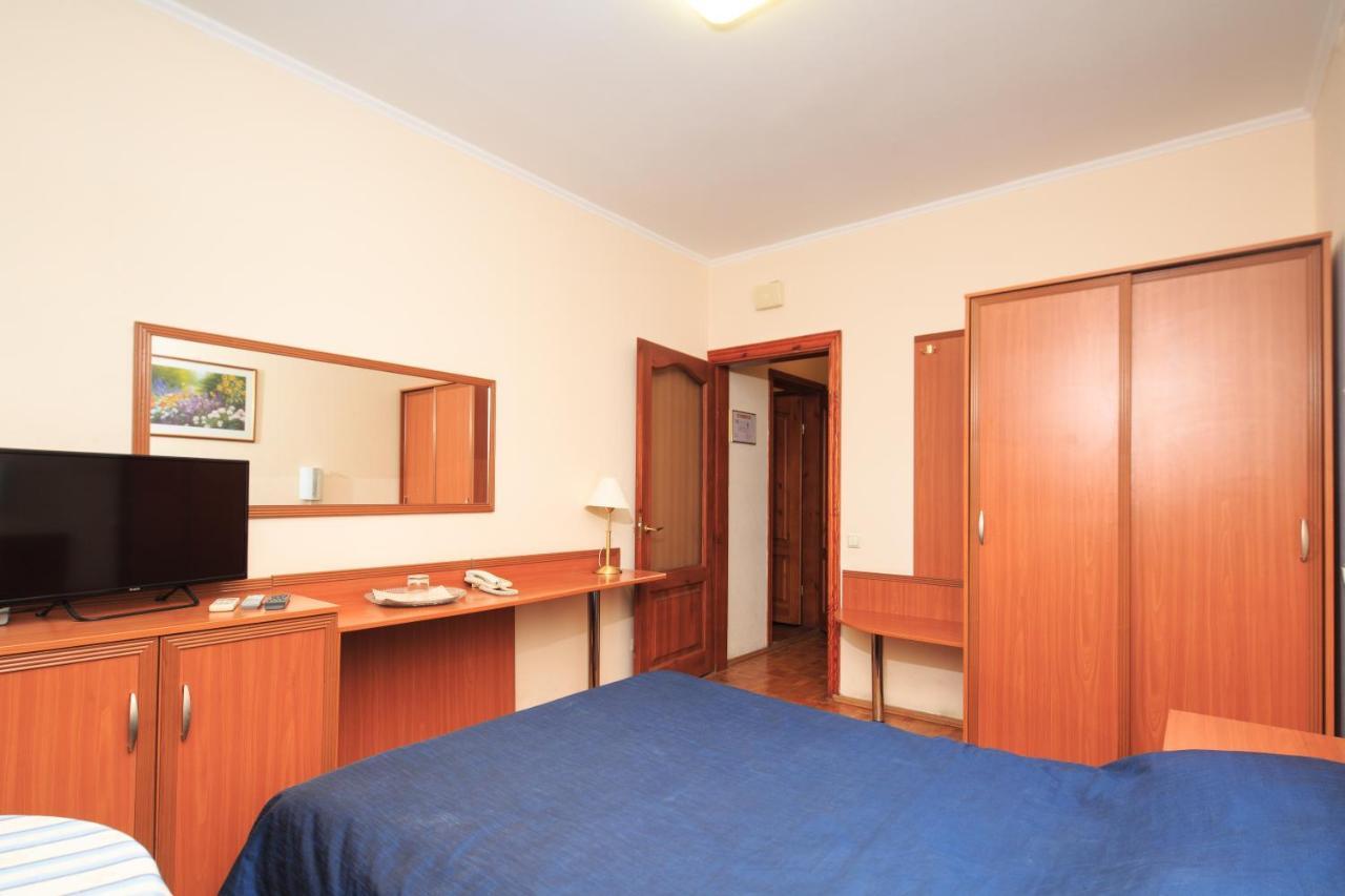 Zhayvir Hotel Киев Екстериор снимка